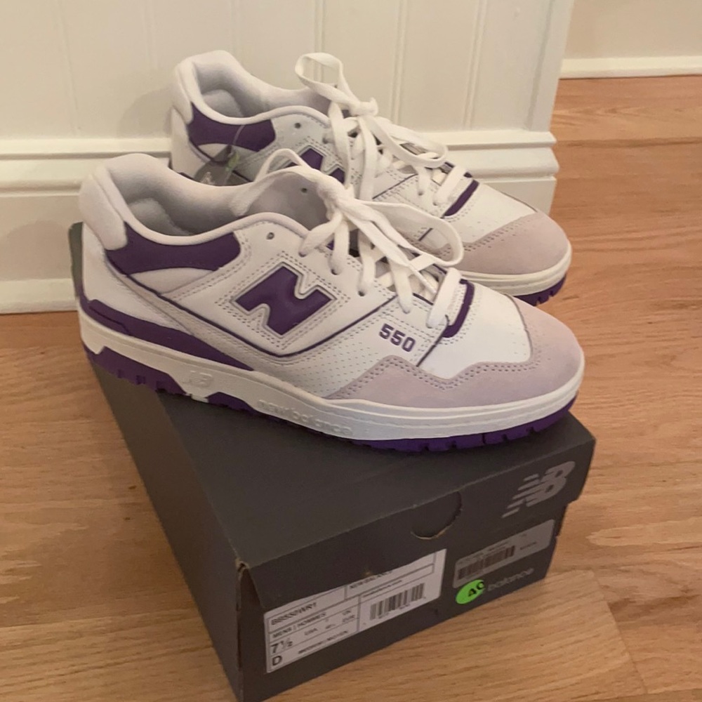 Mint condition New Balance 550. 100% authentic.